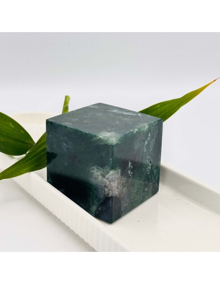 Cubo de Ágata Musgo para equilibrio emocional, renovación energética y conexión con la naturaleza.