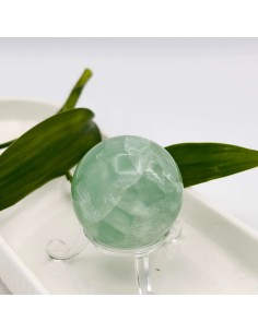 Esfera de Fluorite Verde para equilibrio emocional, claridad interior y armonía energética.