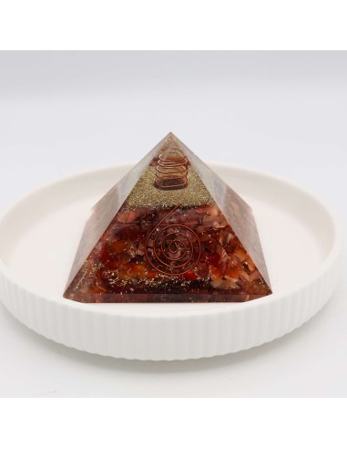 Pirámide de cornalina para vitalidad, creatividad y fortaleza emocional