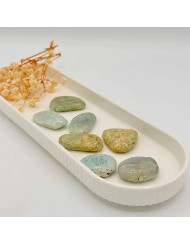 Aguamarina rodada plana para serenidad profunda, claridad emocional y armonización vibracional