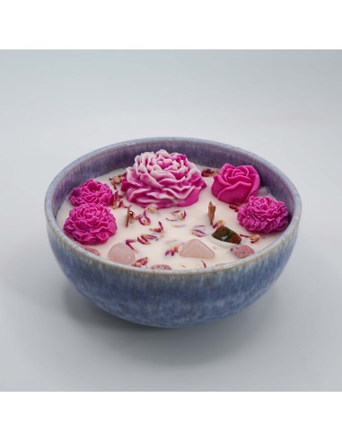 Vela peónia com Quartzo Rosa, Unakite e Rodonite para ritual de amor próprio e cura emocional