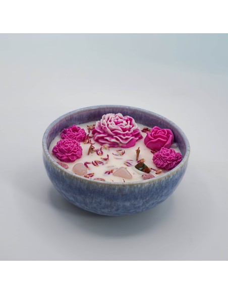 Vela peónia com Quartzo Rosa, Unakite e Rodonite para ritual de amor próprio e cura emocional