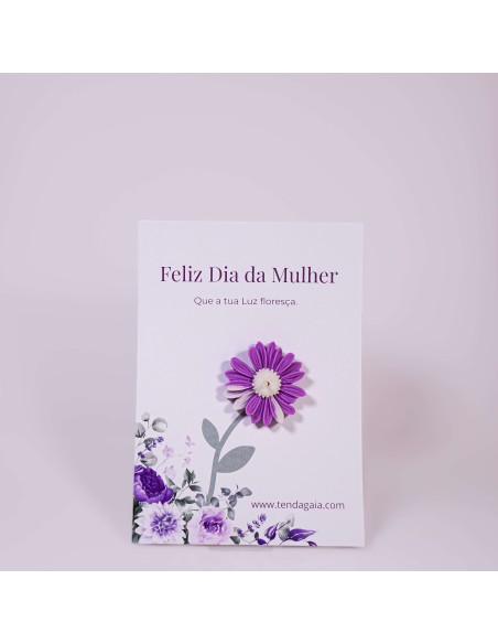 Vela margarita lila con aroma a jazmín para el Día de la Mujer, símbolo de intuición, amor propio y luz femenina