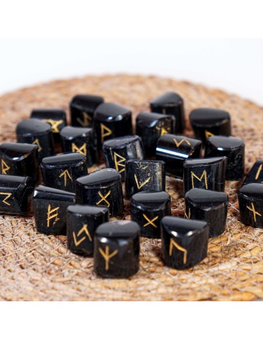 Runas de turmalina negra para orientação espiritual