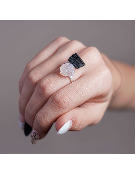 Anillo de turmalina negra y cuarzo rosa en plata ajustable para protección energética y sanación emocional