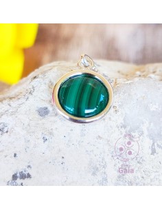 Pendente de malaquite cabochão redondo em prata pedra natural