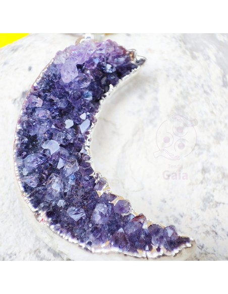 Colgante de amatista drusa en forma de luna para intuición, protección y elevación espiritual