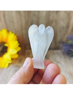 Anjo de selenite que ativa luz interior, purificação energética e proteção espiritual
