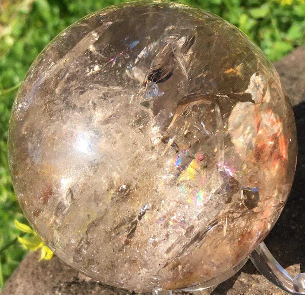 Quartzo fumado: Proteção energética e conexão com a Terra